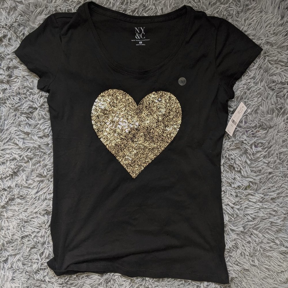 NYC Black T-Shirt Gold Heart